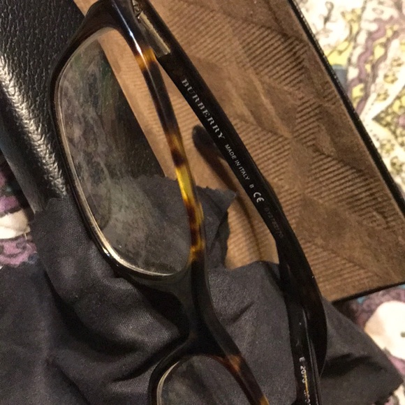 Glasses - Picture 2 of 3